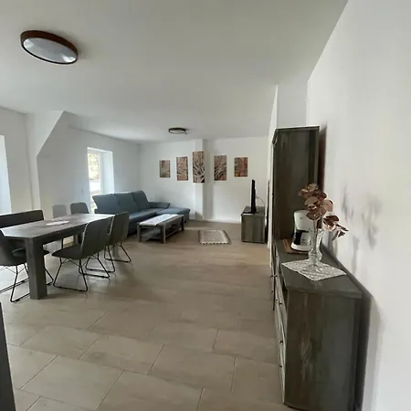 Ferien- Monteurwohnung 2 In Ilbenstadt, 3 Zimmer, 88 Qm, Betten Trennbar, 1 Stock *